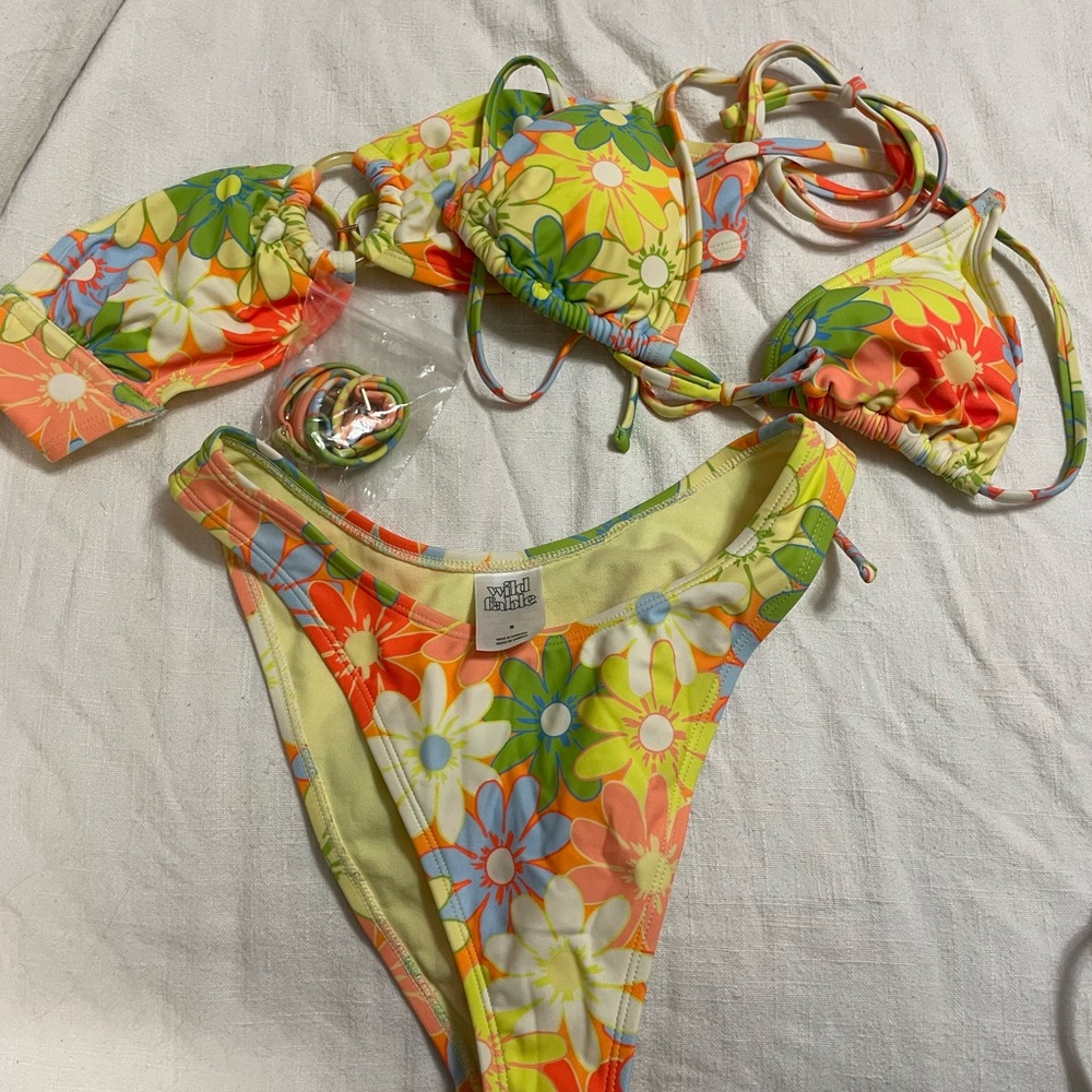 Wild Daisy Floral Bikini Set